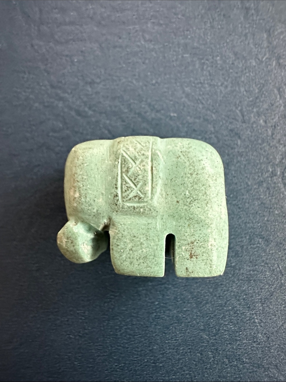 Rare Vintage Carved Turquoise Elephant bead B - Picture 2 of 7